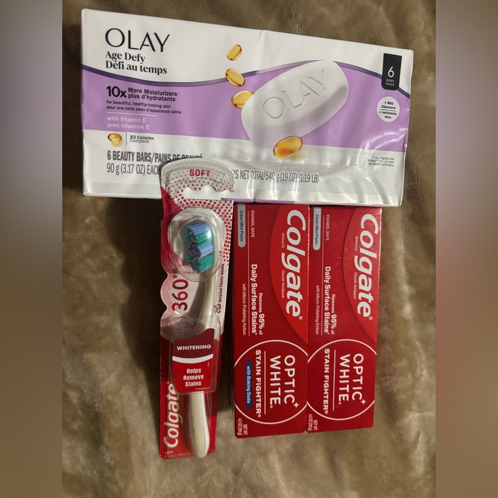 Olay Soap and Colgate Toothpaste Set